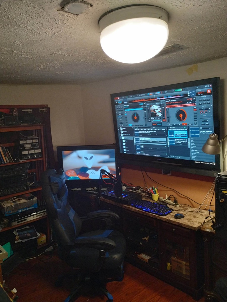 Studio 8